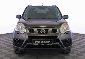 Подержанный автомобиль Nissan X-Trail 2013 года (2 фото)