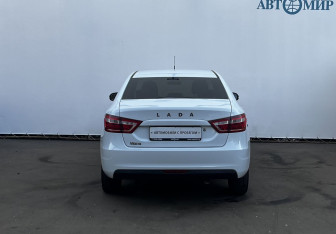 Подержанный автомобиль LADA (ВАЗ) Vesta Sedan 2017 года (6 фото)