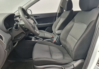 Подержанный автомобиль Hyundai Creta 2019 года (10 фото)