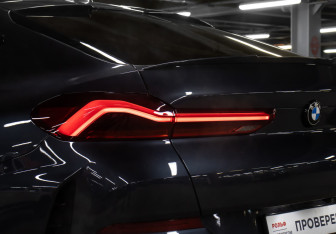 Подержанный автомобиль BMW X6 2020 года (34 фото)