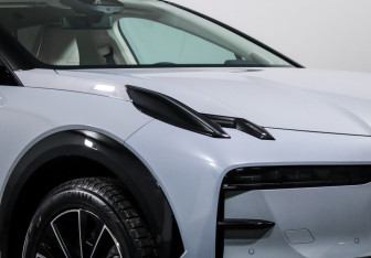 Подержанный автомобиль Zeekr X 2023 года (16 фото)