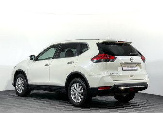 Подержанный автомобиль Nissan X-Trail 2018 года (7 фото)