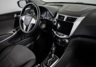 Подержанный автомобиль Hyundai Solaris Sedan 2011 года (9 фото)