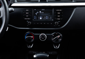 Подержанный автомобиль Kia Rio Hatchback 2019 года (18 фото)