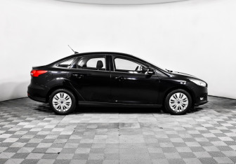 Подержанный автомобиль Ford Focus Sedan 2018 года (4 фото)