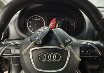 Подержанный автомобиль Audi A3 Sedan 2014 года (17 фото)