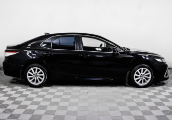 Подержанный автомобиль Toyota Camry Sedan 2021 года (4 фото)