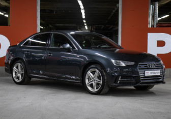 Подержанный автомобиль Audi A4 Sedan 2016 года (3 фото)