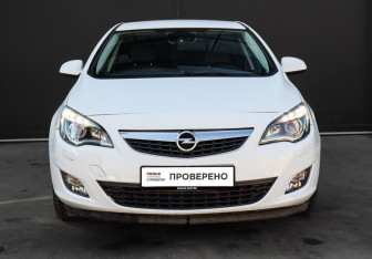 Подержанный автомобиль Opel Astra Hatchback 2010 года (2 фото)