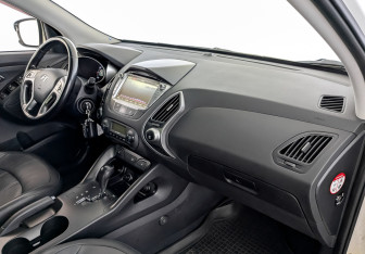 Подержанный автомобиль Hyundai ix35 2014 года (11 фото)