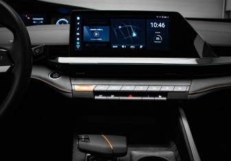 Подержанный автомобиль Changan UNI-V 2024 года (20 фото)