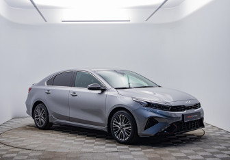 Подержанный автомобиль Kia Cerato Sedan 2021 года (3 фото)