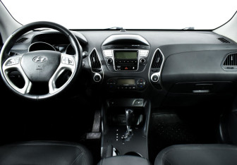 Подержанный автомобиль Hyundai ix35 2012 года (9 фото)