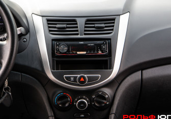 Подержанный автомобиль Hyundai Solaris Hatchback 2012 года (12 фото)
