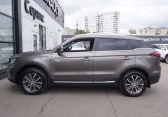 Подержанный автомобиль Geely Atlas Pro 2023 года (8 фото)