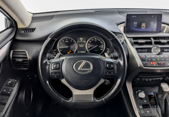Подержанный автомобиль Lexus NX 2015 года (21 фото)