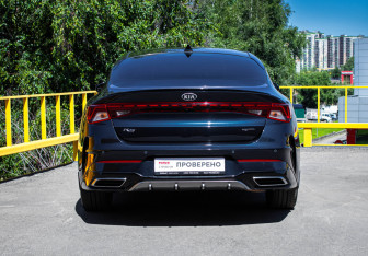 Подержанный автомобиль Kia K5 2021 года (5 фото)