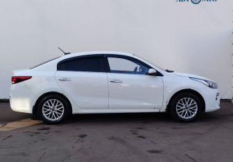 Подержанный автомобиль Kia Rio Sedan 2017 года (4 фото)