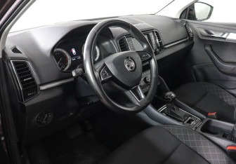 Подержанный автомобиль Skoda Karoq 2020 года (9 фото)