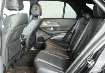 Подержанный автомобиль Mercedes-Benz GLE 2025 года (10 фото)