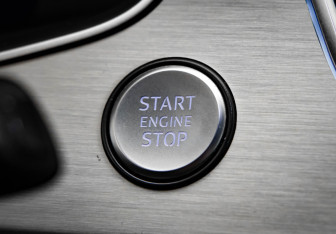 Подержанный автомобиль Audi Q7 2016 года (17 фото)