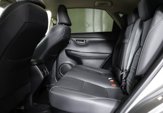 Подержанный автомобиль Lexus NX 2021 года (12 фото)