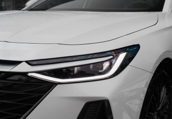 Подержанный автомобиль Chery Arrizo 8 2024 года (24 фото)