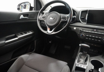 Подержанный автомобиль Kia Sportage 2018 года (12 фото)