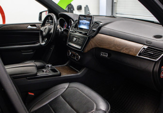 Подержанный автомобиль Mercedes-Benz GLE 2015 года (8 фото)