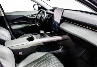 Подержанный автомобиль Changan Lamore 2024 года (9 фото)