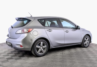 Подержанный автомобиль Mazda 3 Hatchback 2012 года (5 фото)