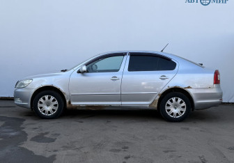 Подержанный автомобиль Skoda Octavia Liftback 2012 года (8 фото)