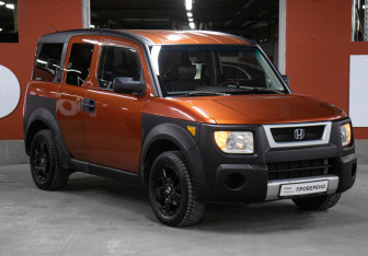 Подержанный автомобиль Honda Element 2004 года (3 фото)