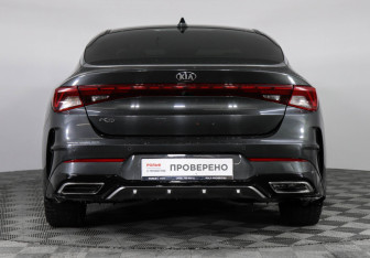 Подержанный автомобиль Kia K5 2021 года (6 фото)