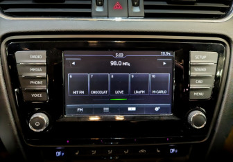 Подержанный автомобиль Skoda Octavia Liftback 2015 года (15 фото)