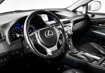 Подержанный автомобиль Lexus RX 2013 года (12 фото)