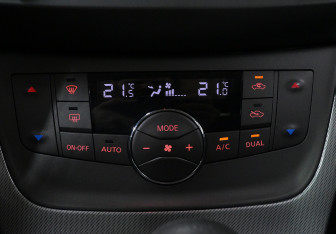 Подержанный автомобиль Nissan Sentra Sedan 2015 года (14 фото)