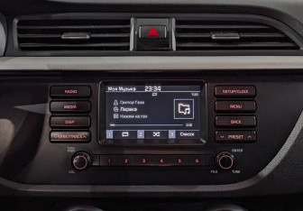 Подержанный автомобиль Kia Rio Hatchback 2019 года (16 фото)