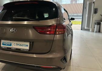 Подержанный автомобиль Kia Ceed Wagon 2019 года (7 фото)
