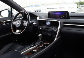 Подержанный автомобиль Lexus RX 2016 года (12 фото)