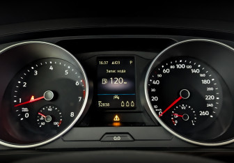 Подержанный автомобиль Volkswagen Tiguan 2021 года (13 фото)