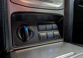 Подержанный автомобиль Toyota Land Cruiser Prado 2021 года (20 фото)