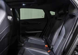 Подержанный автомобиль Changan UNI-V 2024 года (13 фото)