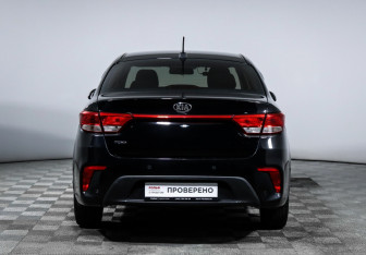 Подержанный автомобиль Kia Rio Sedan 2017 года (6 фото)