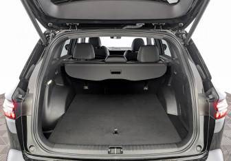 Подержанный автомобиль Geely Monjaro 2024 года (10 фото)