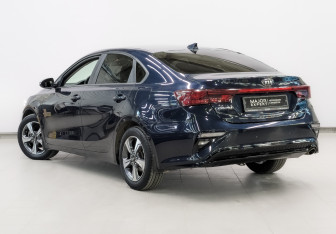 Подержанный автомобиль Kia Cerato Sedan 2019 года (7 фото)