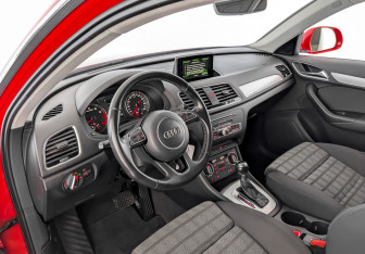 Подержанный автомобиль Audi Q3 2015 года (16 фото)
