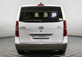 Подержанный автомобиль Hyundai H-1 2019 года (6 фото)