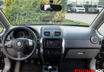 Подержанный автомобиль Suzuki SX4 Hatchback 2014 года (10 фото)