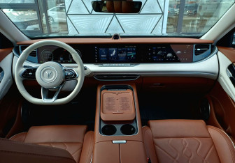 Подержанный автомобиль Voyah Free 2024 года (12 фото)